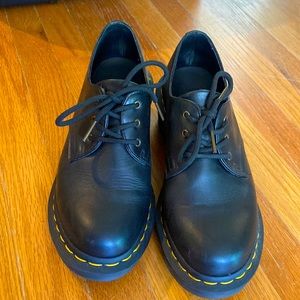 Dr. Martens Heeled Oxford